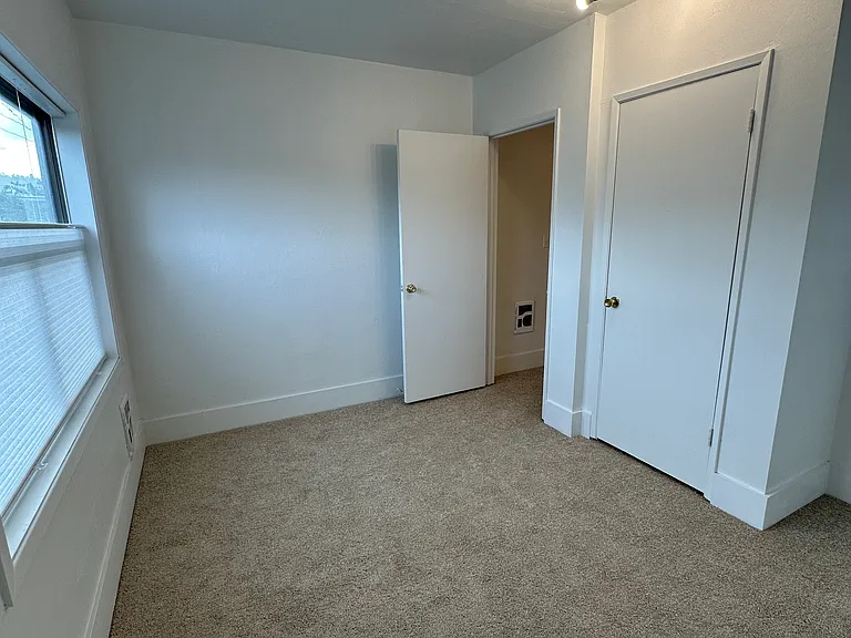 1335 SE Linn St #B — Photo 5