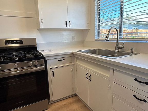 4th image of 82 College Dr #86
