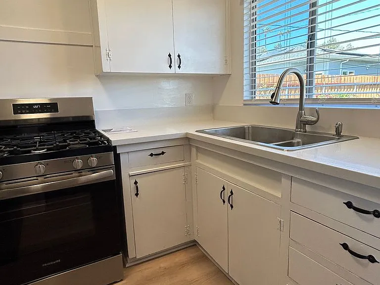 82 College Dr #86 — Photo 4