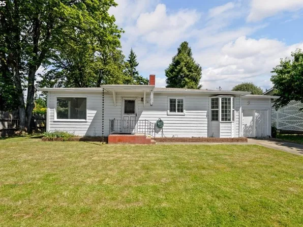 161 1st St, Dillard, OR 97432