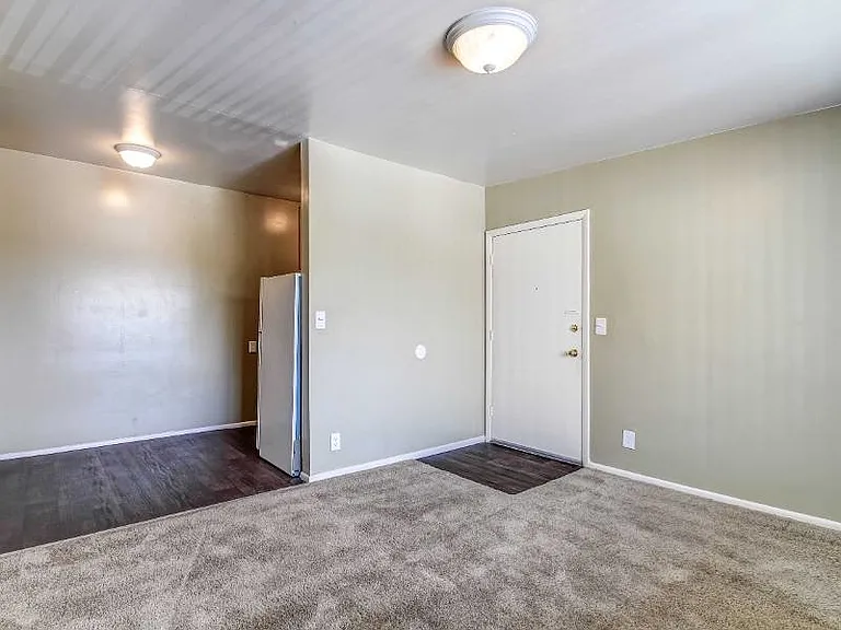 New Broadmoor — Photo 27