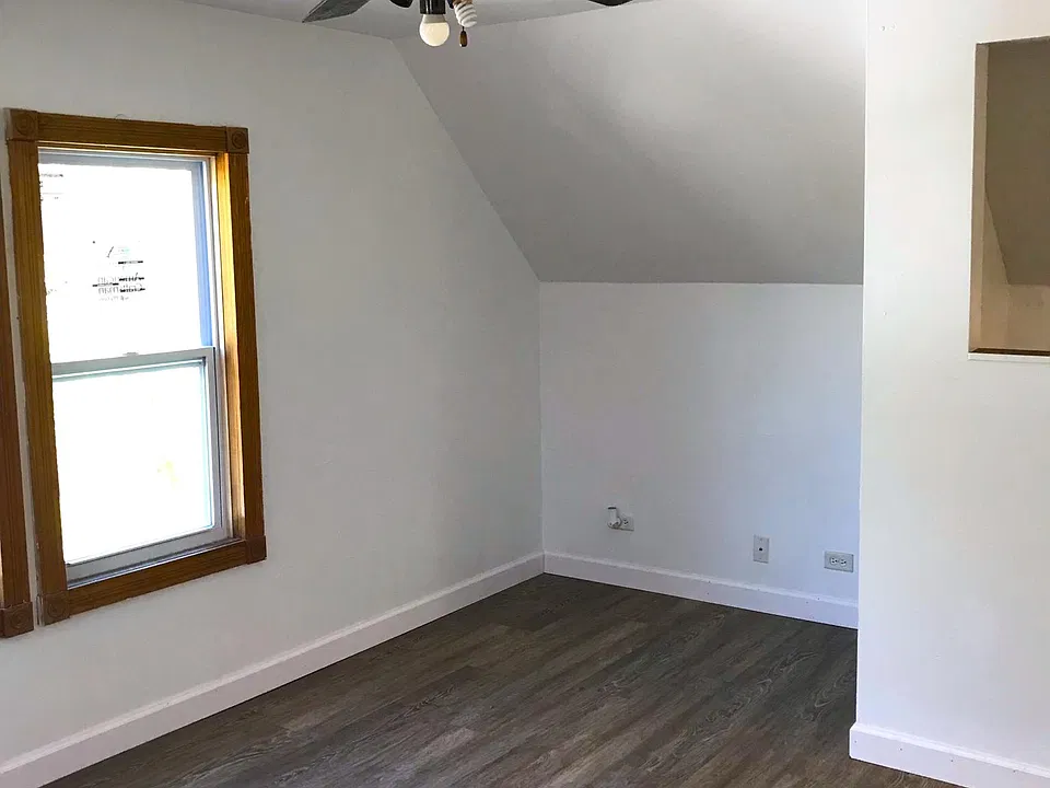 827 Low Ave #3
