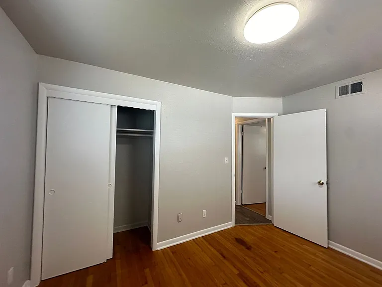 407 W Fairchild Dr — Photo 15
