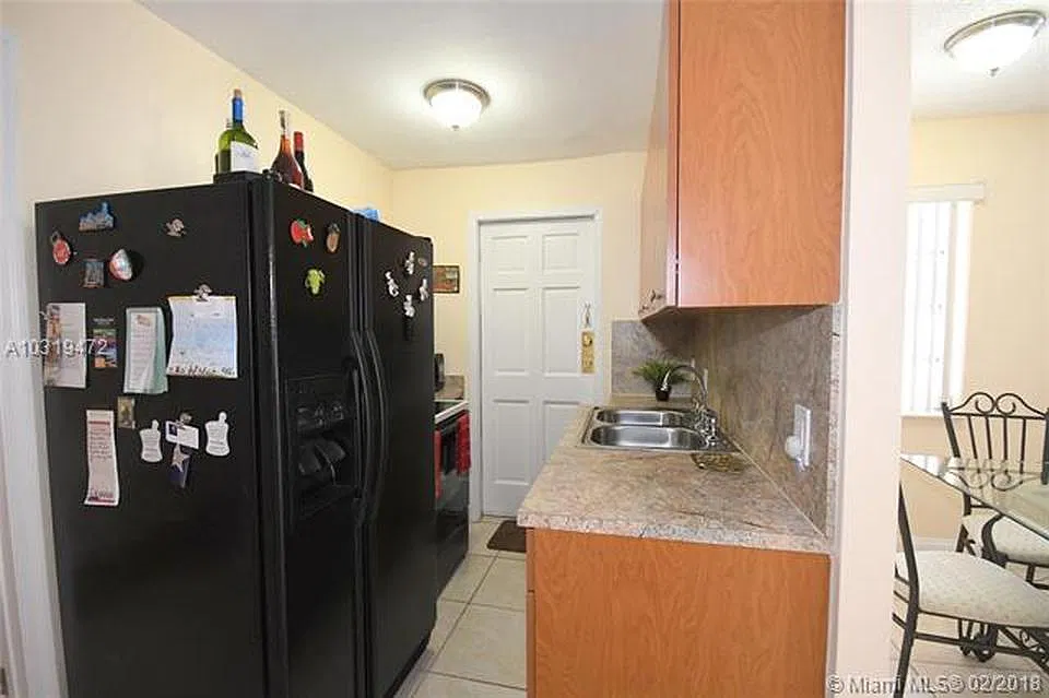 2727 SW 26th St — Photo 3