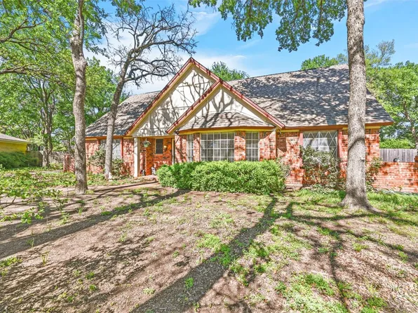 1000 Cherry Ct, Hurst, TX 76053