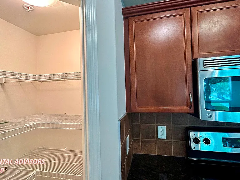 9707 106th St NW #307 — Photo 5