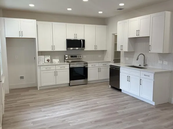 144 Pinkie Holmes Dr, Grand Prairie, TX 75050