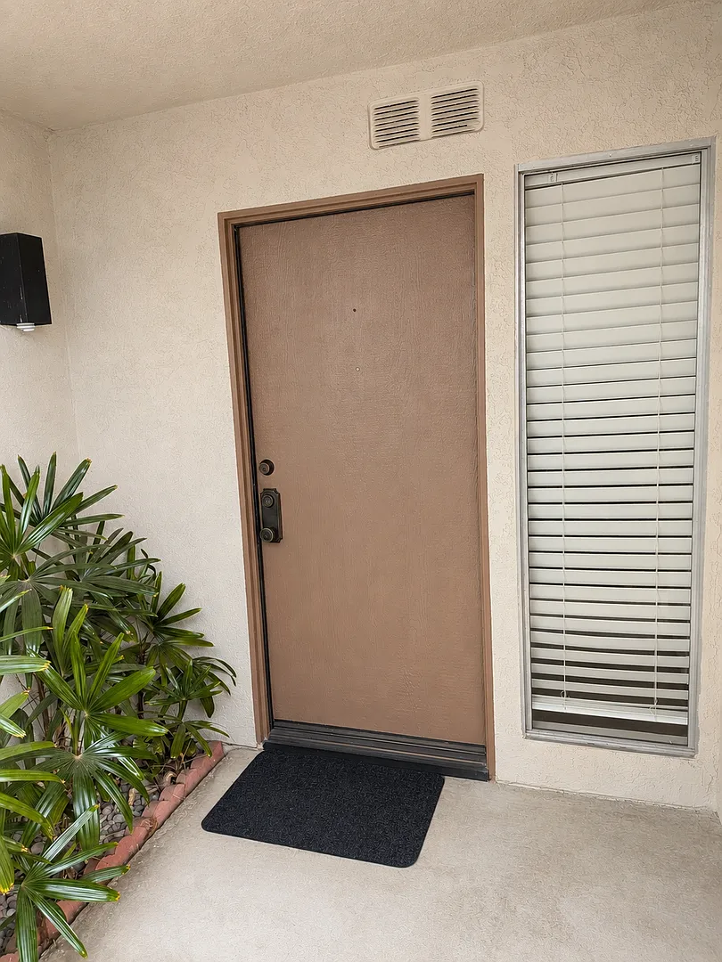 North Pomona Townhome with Private Patio and Community Pool! — Photo 4