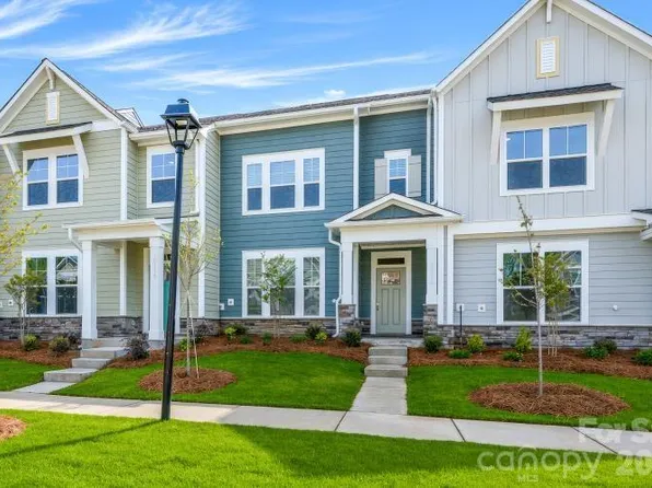 10114 Mamillion Dr, Huntersville, NC 28078