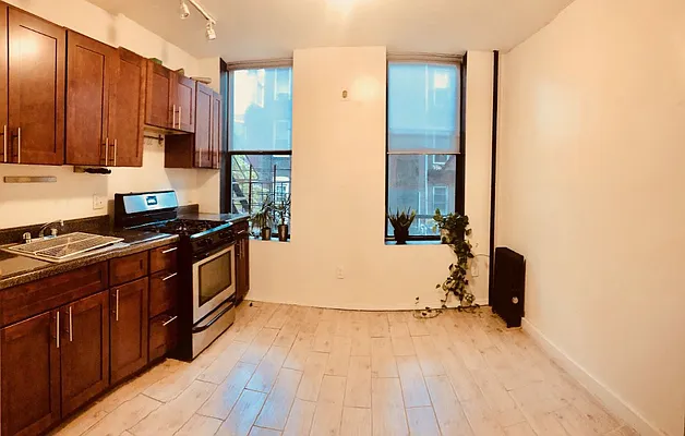 Rented by Level Group | media 10