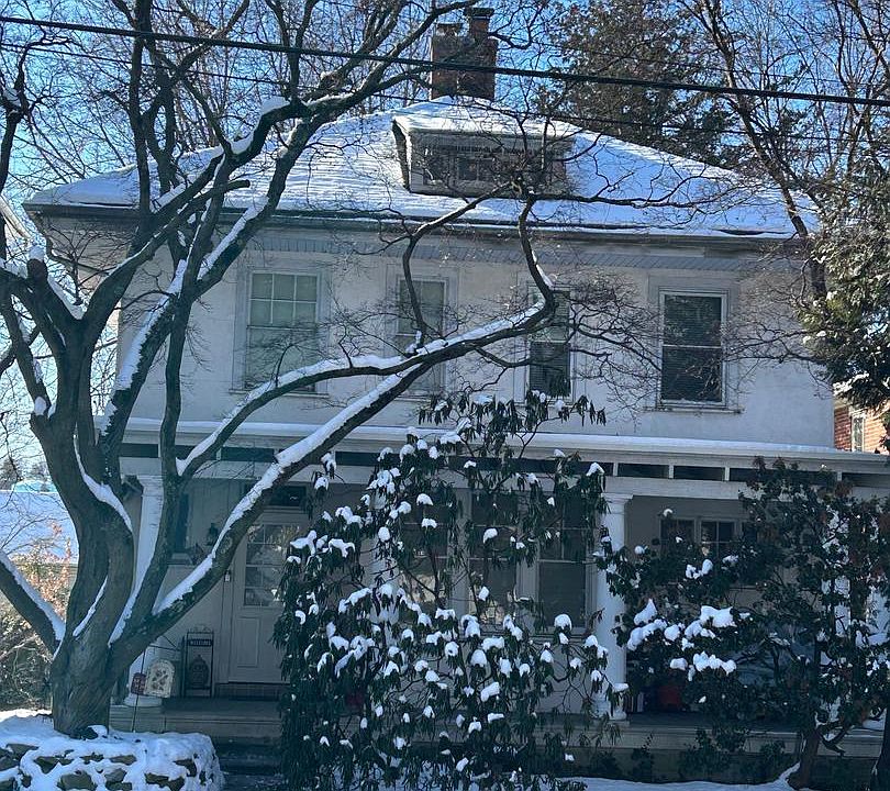1st image of 142 W Philadelphia Ave