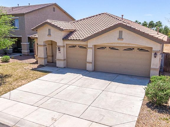 3rd image of 44207 W Adobe Cir