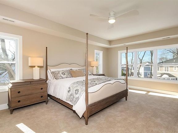 4th image of 3308 E Dobson Pl