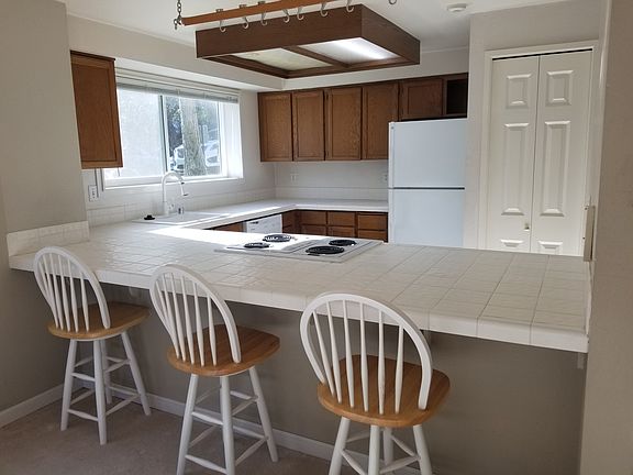 Breakfast bar