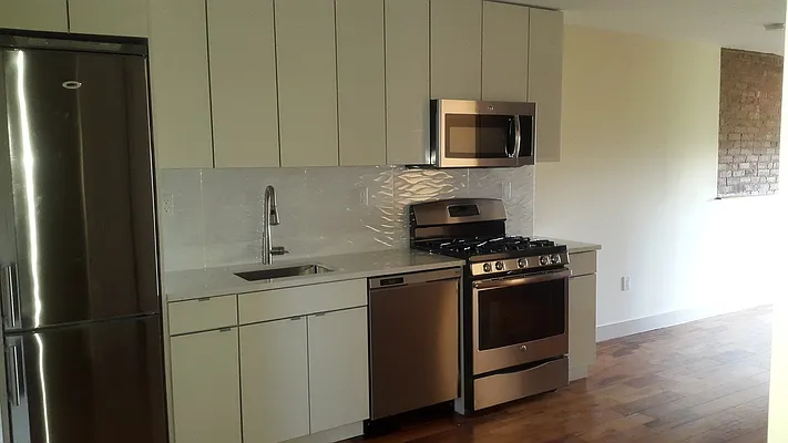 Rented by Elite NY Holdings | media 16