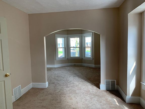 4th image of 2184 W 103rd St