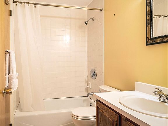 5th image of 400 Colonial Dr Unit 42