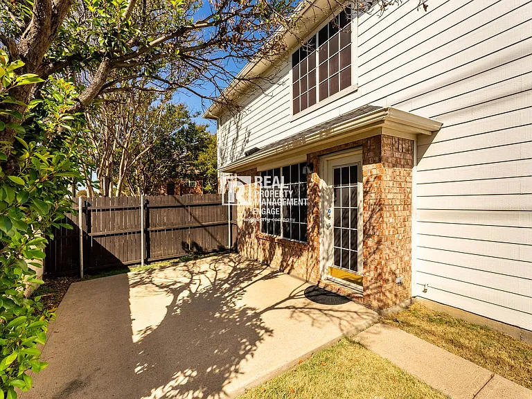3929 Acorn Ln — Photo 34