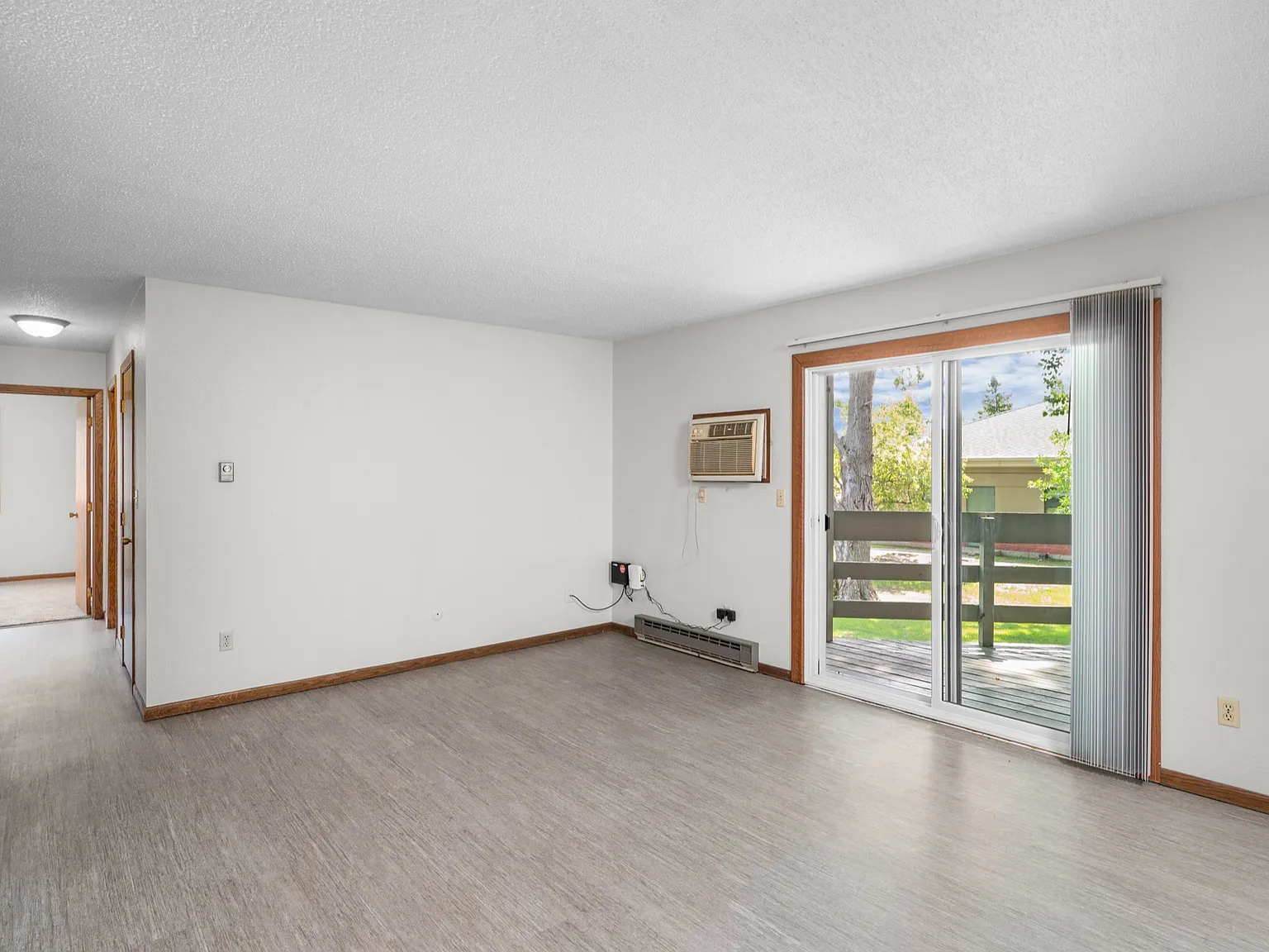 1 bed, 743 sqft, $1,145 — Photo 3