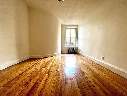 3rd image of 32 Joralemon St #129
