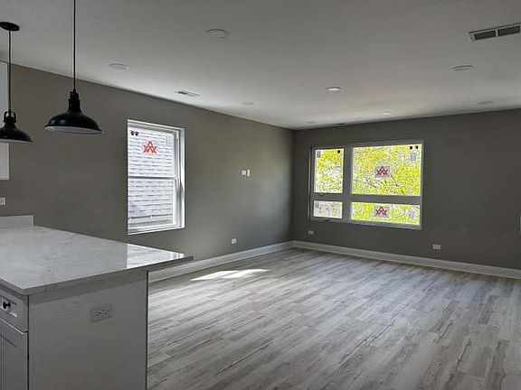 4th image of 726 N Lotus Ave #2