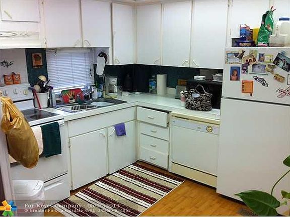 2nd image of 5620 E Marina Dr