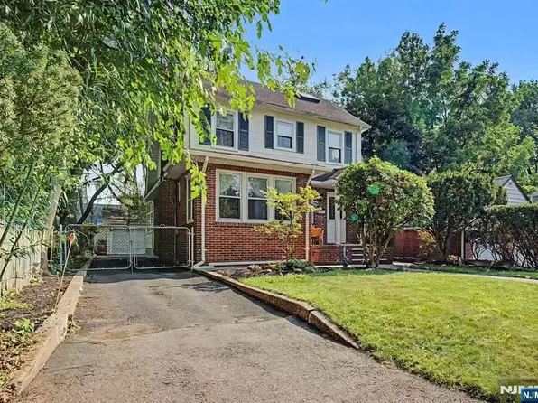 26 Day Ave, Tenafly, NJ 07670