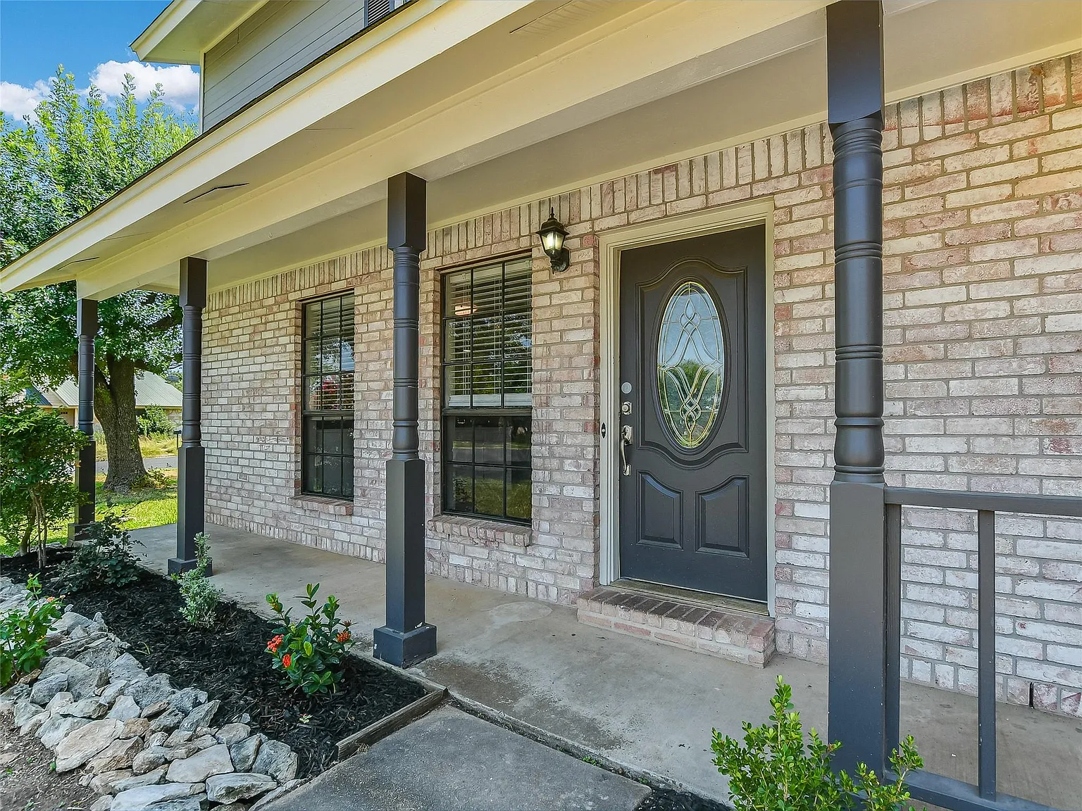 3 bed, 2.5 bath, 1566 sqft, $2,100 — Photo 4