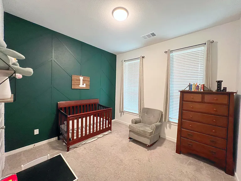 2410 Doncaster Dr — Photo 16