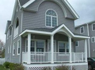 1 Glenwood Ave, Narragansett, RI 02882