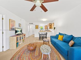 114 Royal Park Dr APT 2B, Oakland Park, FL 33309