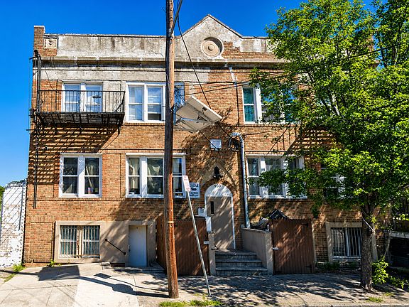 3rd image of 398-400 S 15th St #201