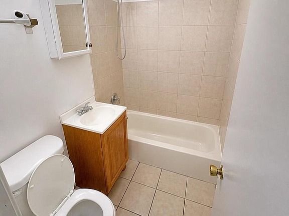 4th image of 2613 W Capitol DRIVE