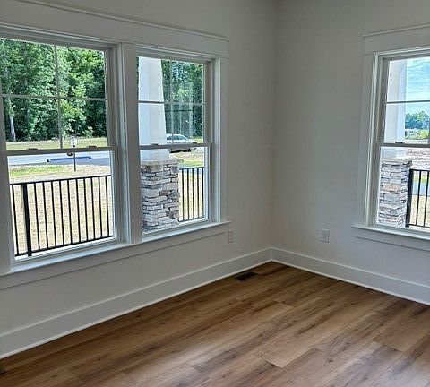 4th image of 9723 Credilla Rose Ln