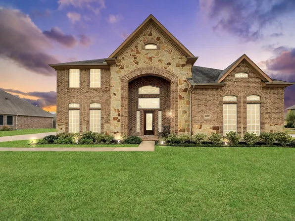 4002 Broadmoor Dr, Mont Belvieu, TX 77523