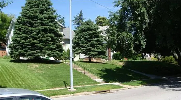 5 bed, 2200 sqft, $2,395 — Photo 4