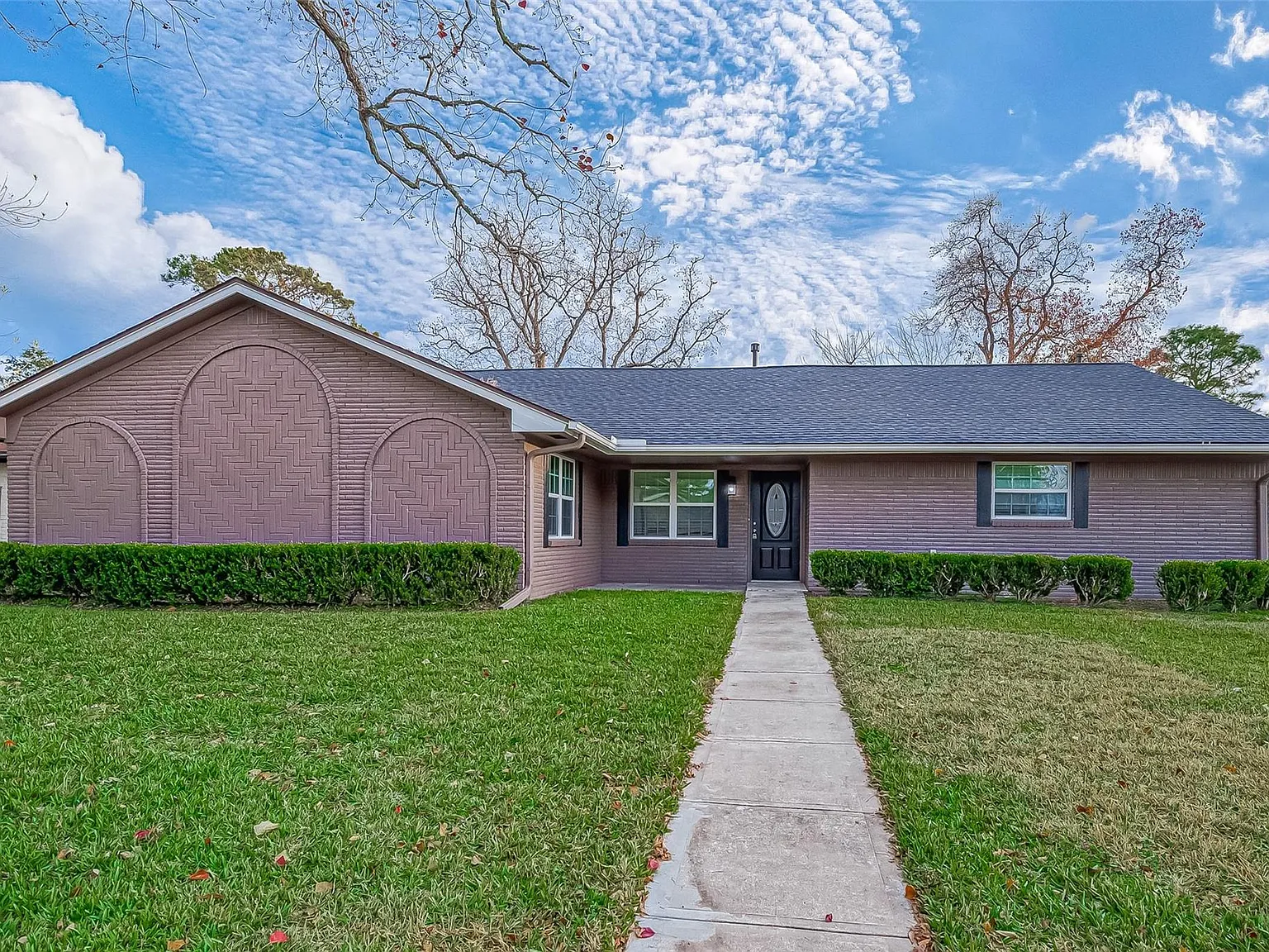 4 bed, 2.0 bath, 1943 sqft, $2,800 — Photo 2