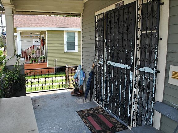 4th image of 8920 Apricot St