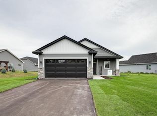 31740 Madison Rd, Lindstrom, MN 55045