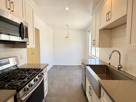 4th image of 515 Pier Ave #4