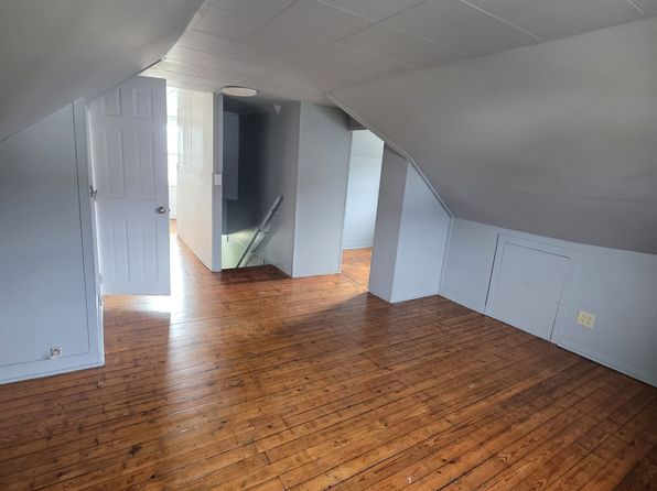 132 Willow St APT 3