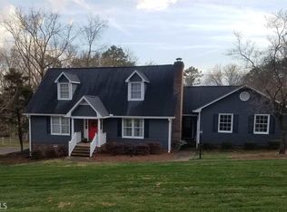 33 Ridgefield Dr, Silver Creek, GA 30173