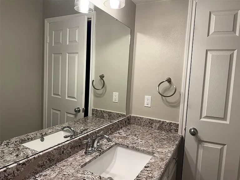 2234 Woodland Springs St — Photo 13