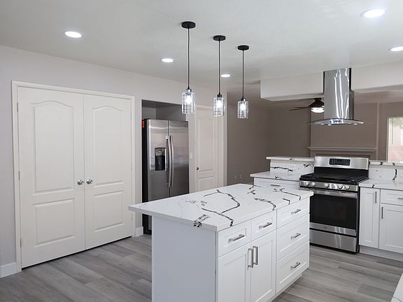 5th image of 2012 Canyon Breeze Dr
