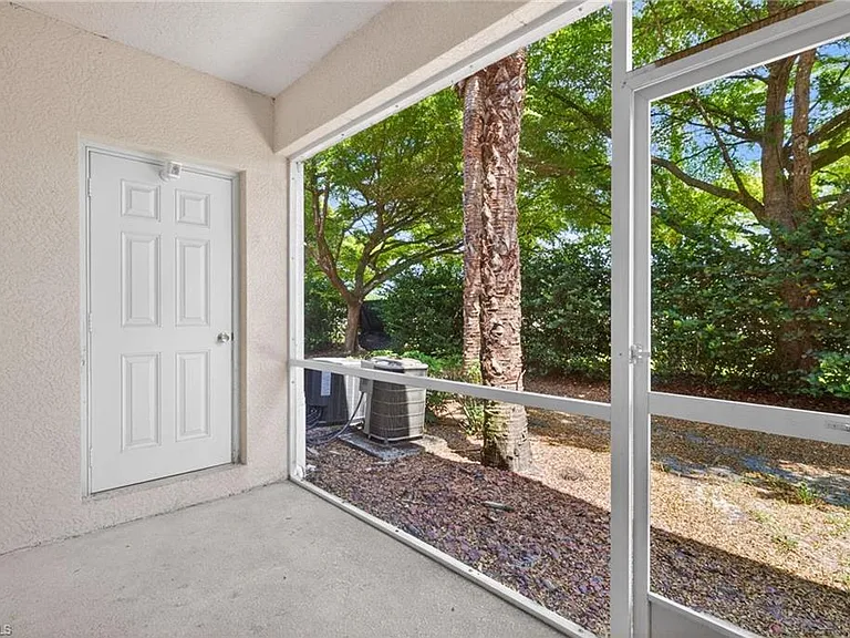 8289 Pacific Beach Dr — Photo 20