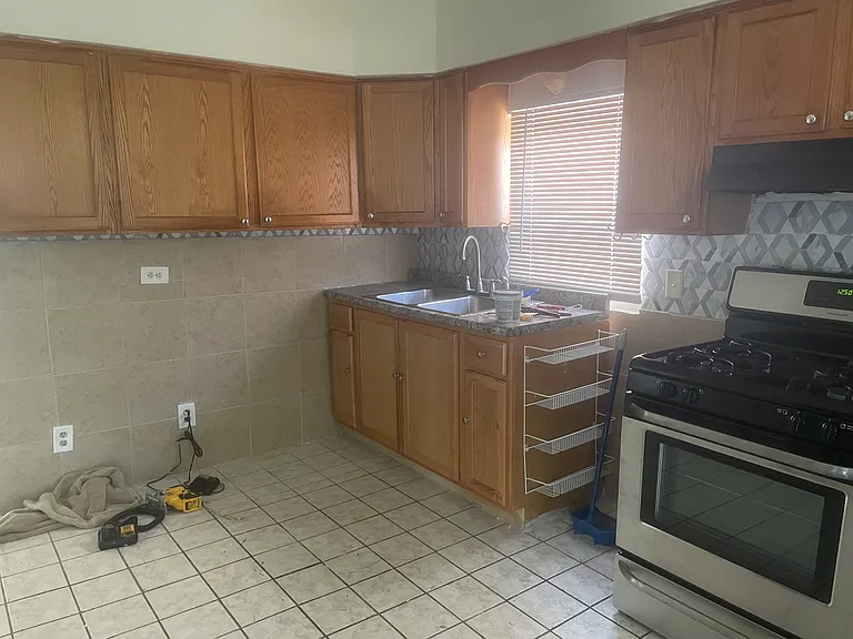 7541 S Rhodes Ave — Photo 12