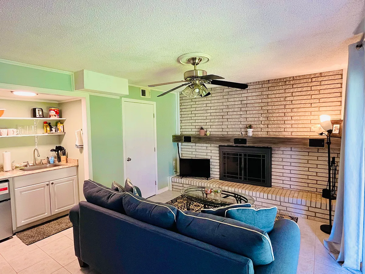 Photo 2 of 20 - 2924 Old Carriage Dr SW #B - Marietta, GA Building Photo - 2924 Old Carriage Dr SW #B