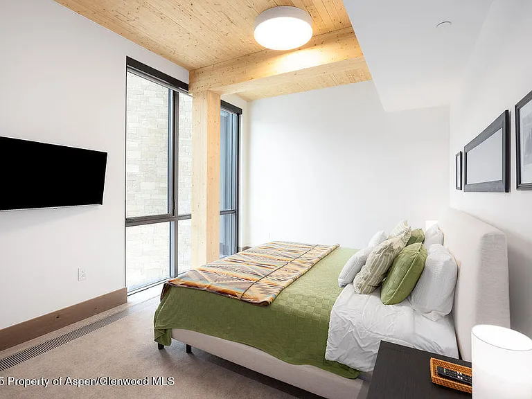 180 Wood Rd #302 — Photo 20