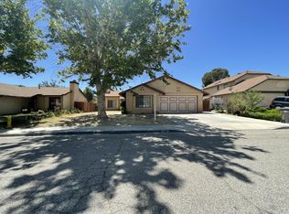 136 Harvest Ln, Palmdale, CA 93550