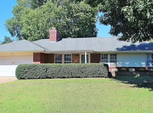 407 E Atkinson Dr, Midwest City, OK 73110